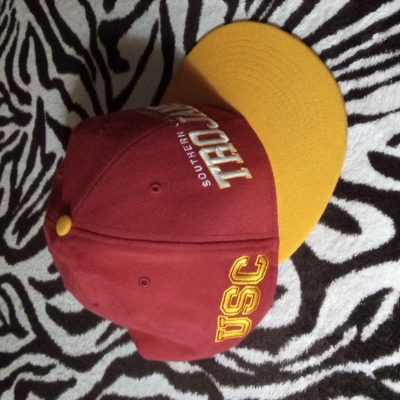 USC Trojans Snapback Hat - Picture 2 of 6